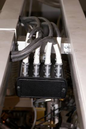 Коммутирующее устройство системы автоматизированного ультразвукового контроля ЖД осей ОСЬ-3